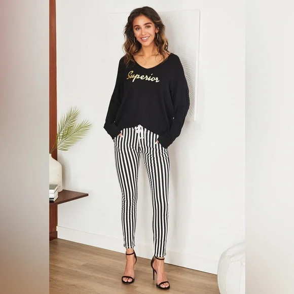 (2207-SUP-WHT) SUPERIOR LOGO V-NECK L/S KNIT SWEATER - Picture 6 of 6